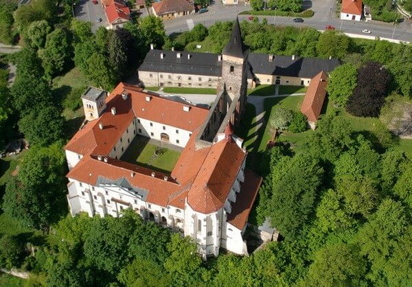 Klášter